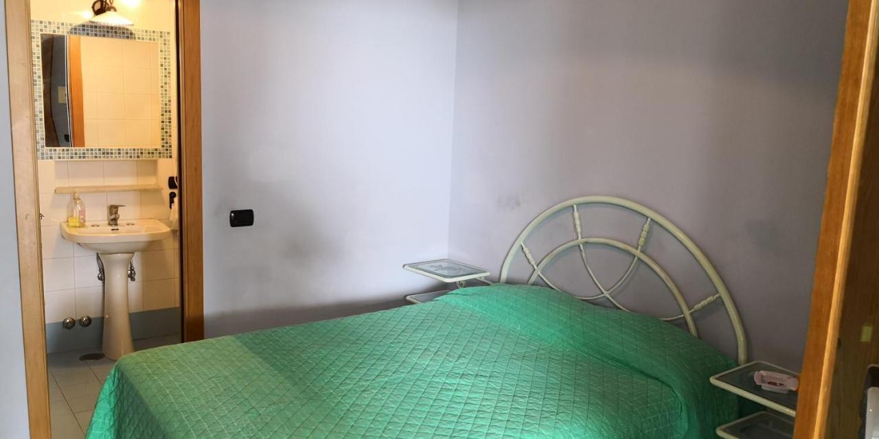 Villaggio "Camping Pompei" Bungalow ภายนอก รูปภาพ