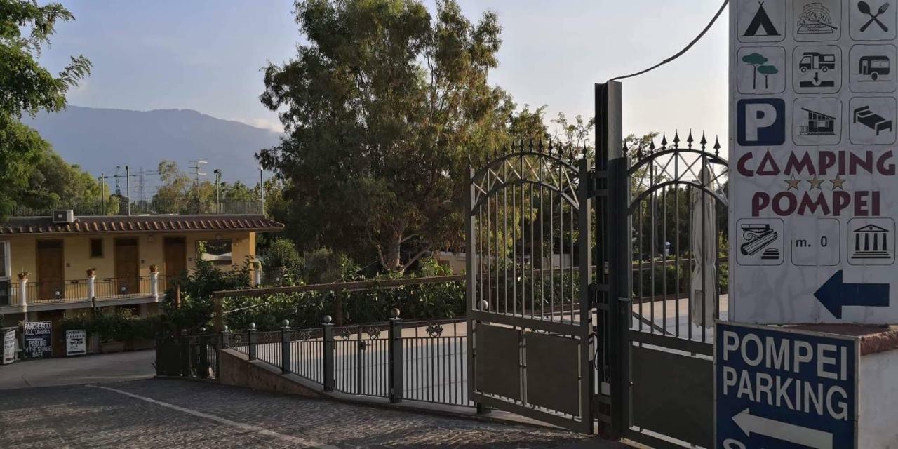 Villaggio "Camping Pompei" Bungalow ภายนอก รูปภาพ
