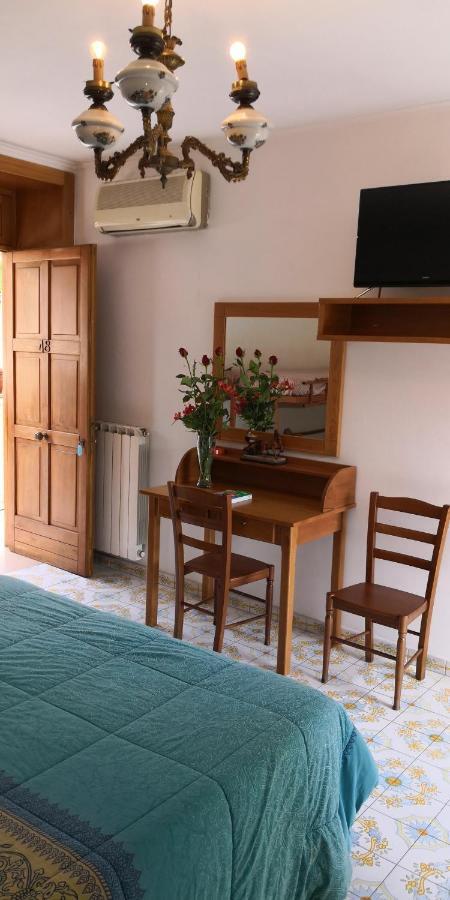 Villaggio "Camping Pompei" Bungalow ภายนอก รูปภาพ